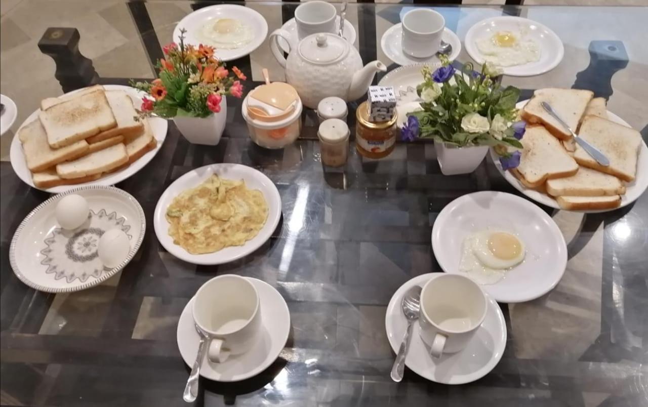Hotel Seven 7 Karaczi Zewnętrze zdjęcie