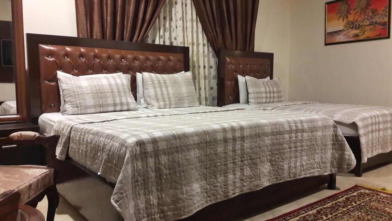Hotel Seven 7 Karaczi Zewnętrze zdjęcie