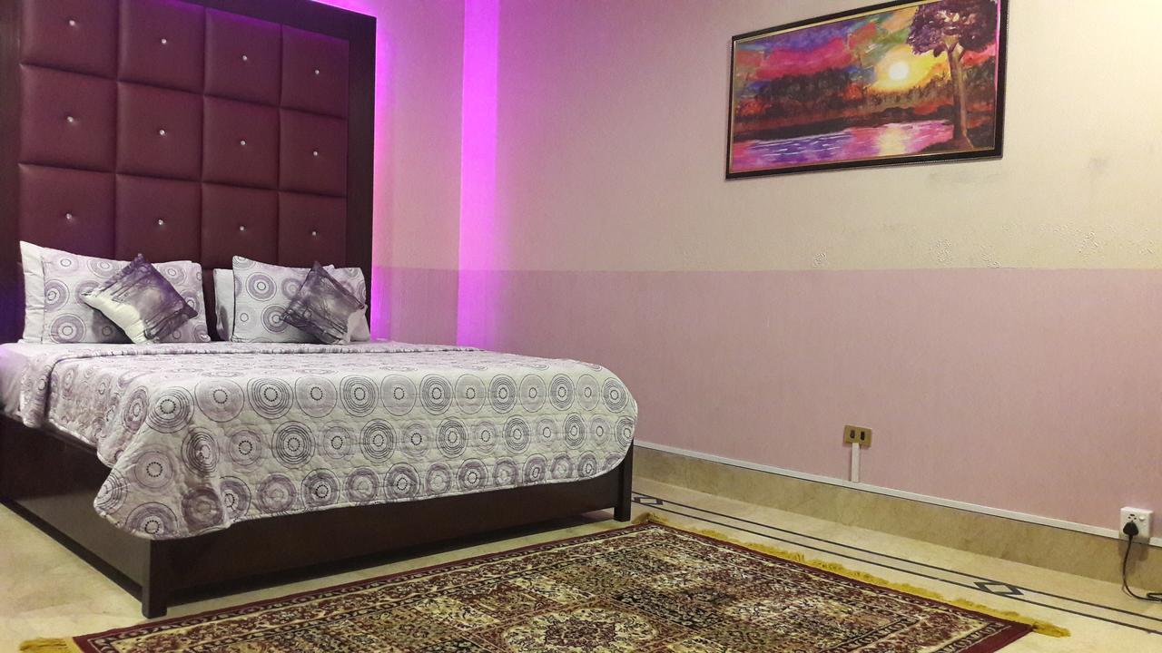 Hotel Seven 7 Karaczi Zewnętrze zdjęcie