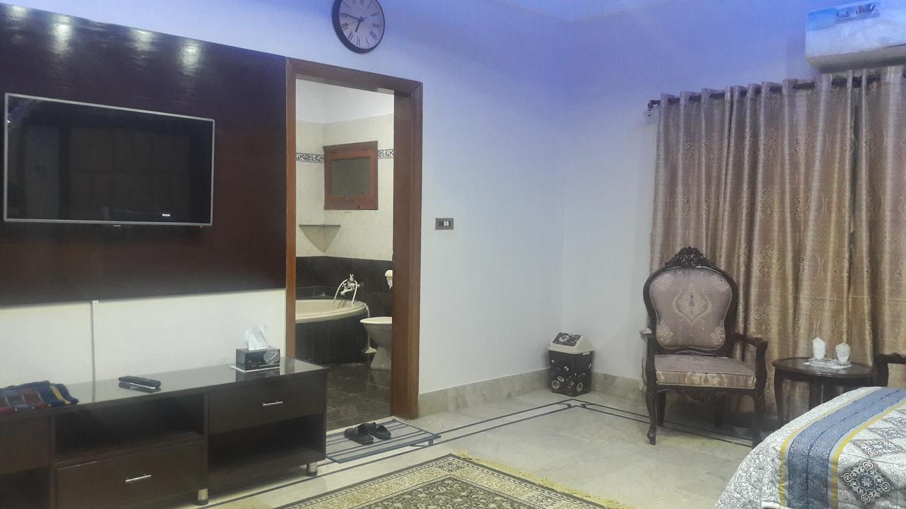 Hotel Seven 7 Karaczi Zewnętrze zdjęcie