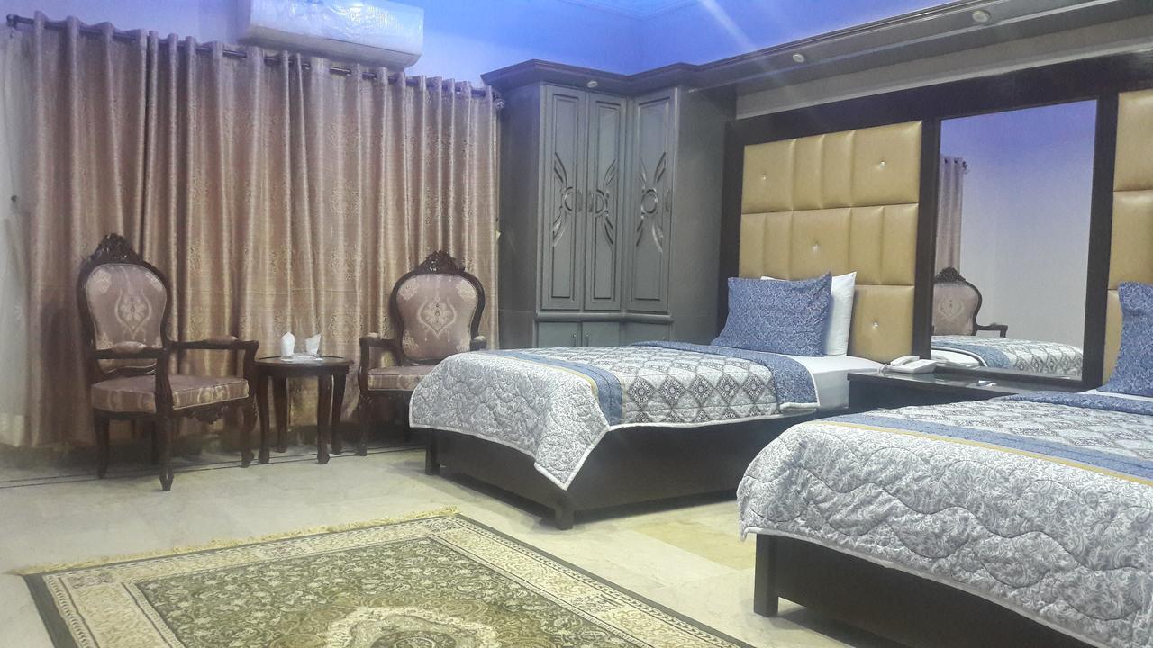 Hotel Seven 7 Karaczi Zewnętrze zdjęcie