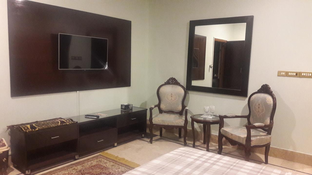 Hotel Seven 7 Karaczi Zewnętrze zdjęcie